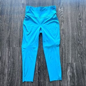 Lululemon Base Pace High-Rise Crop
23" Turquoise Tide leggings